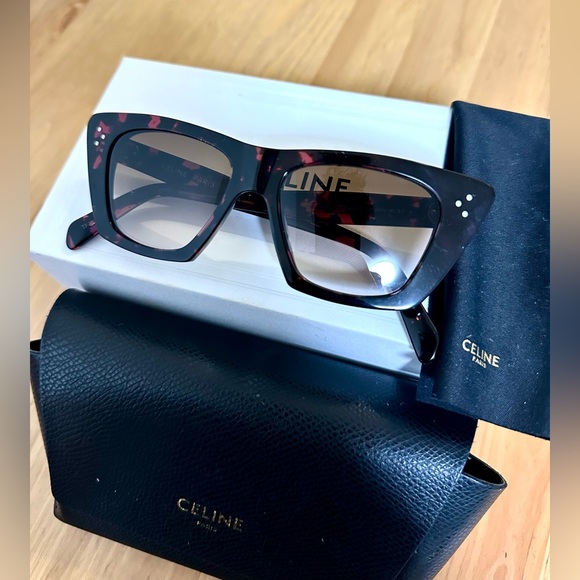 Celine Accessories - 🕶️Celine Black and Brown Women's Sunglasses.